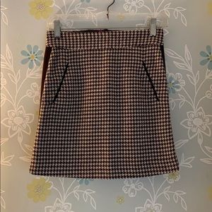 Houndstooth mini skirt